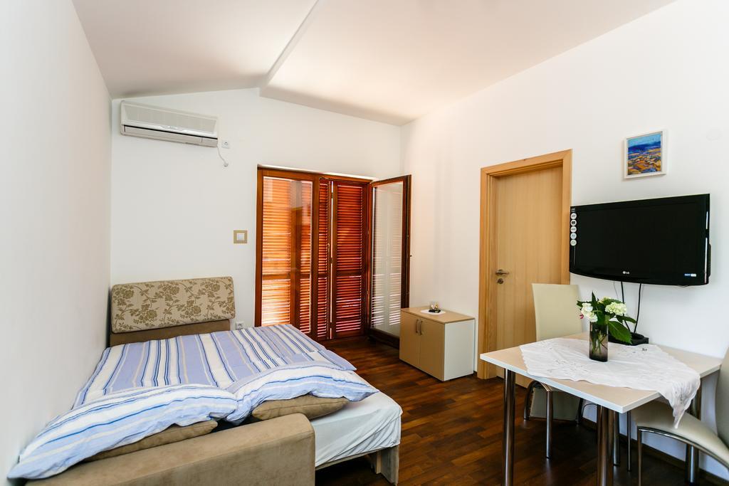 Pinezići Apartments Josip חדר תמונה