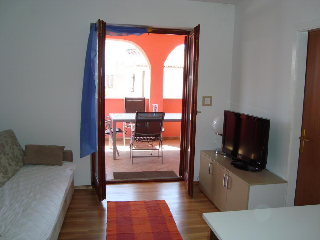 Pinezići Apartments Josip מראה חיצוני תמונה